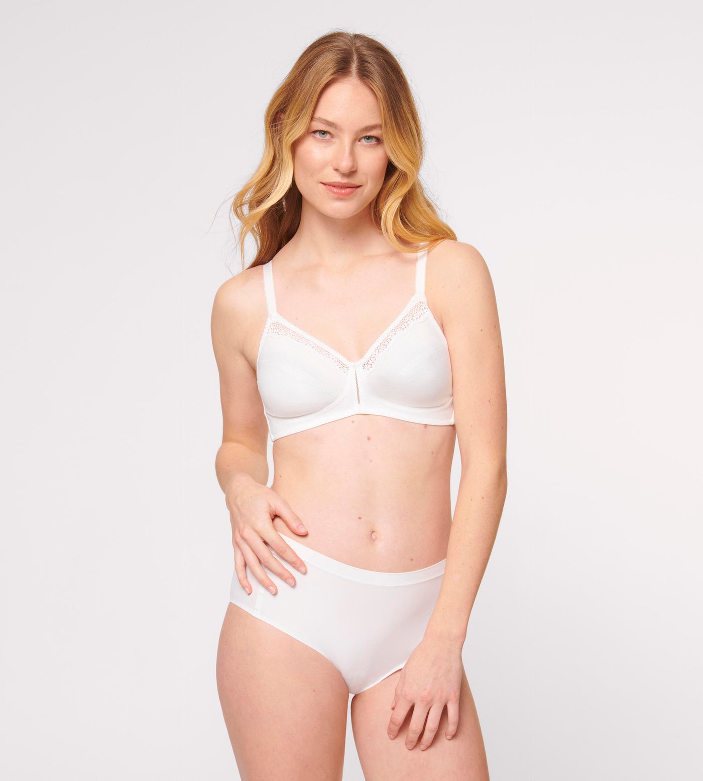 חזייה כותנה – Triumph Cotton Beauty N