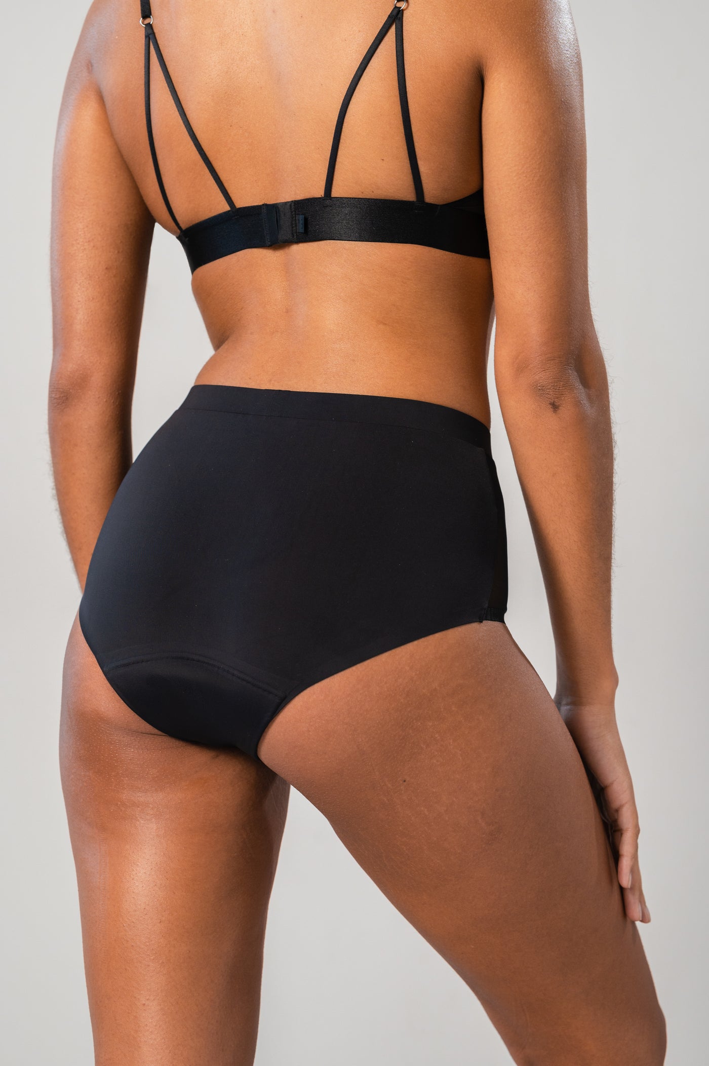 Micro Period Highwaist Briefs תחתוני מחזור בגזרת מיקרו