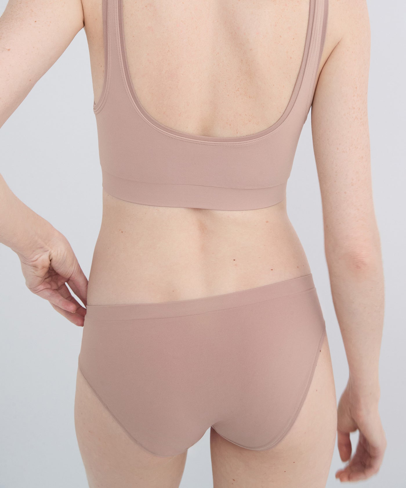 Hip Brief  מארז שלישיה תחתונים בגזרה נמוכה