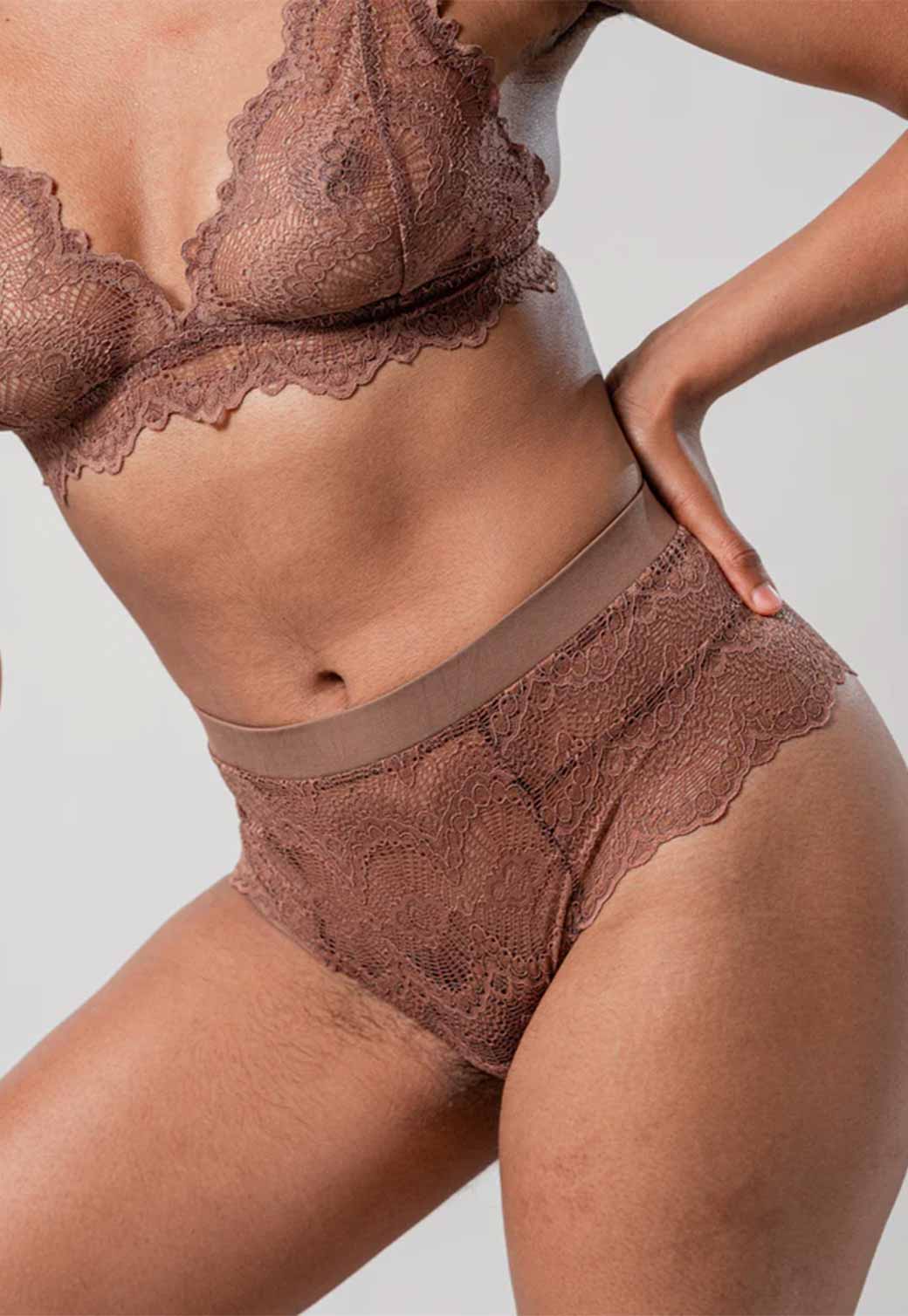 תחתוני חוטיני תחרה בגזרה גבוהה CACAO